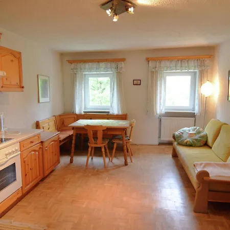 Σπίτι διακοπών Luxurious Holiday In Near Forest Perlesreut