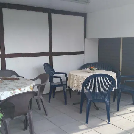 Σπίτι διακοπών Luxurious Holiday In Near Forest *